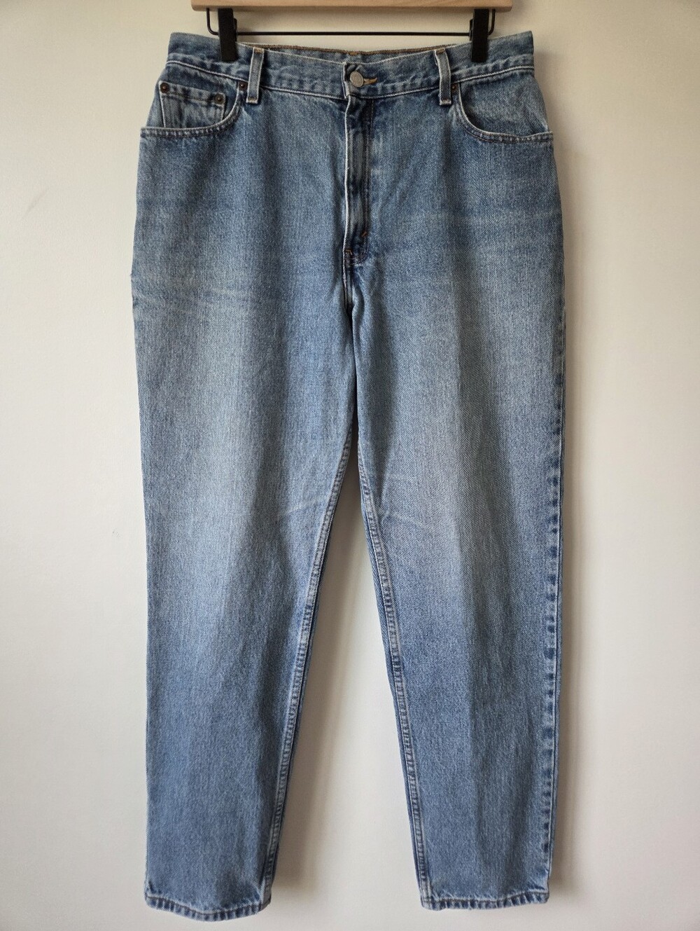 Vintage Levis 550 Relaxed Fit Tapered Leg Light Wash Mom Jeans Womens Size 14